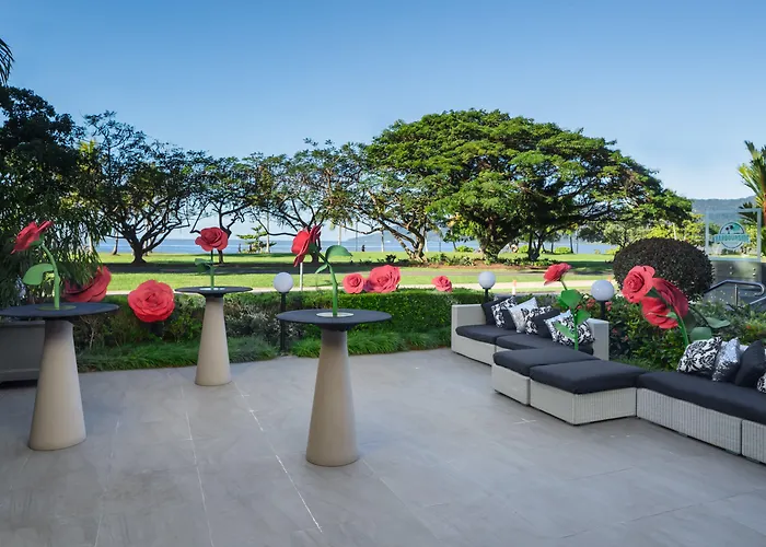 Cairns Harbourside Hotel